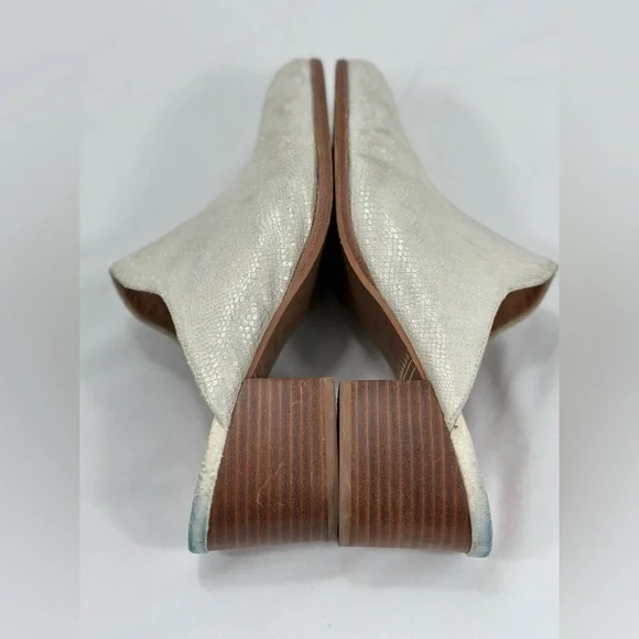 Mules - Picture 9 of 12